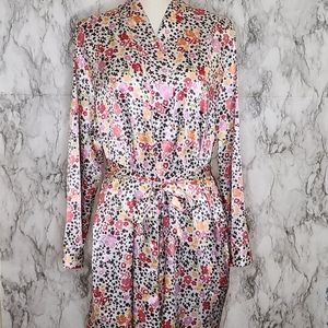 Morgan Taylor robe size xl